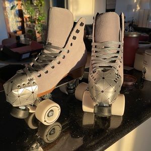 Moonlight roller skates size 5